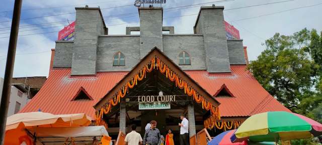 Food Court near Samadhi Mandir